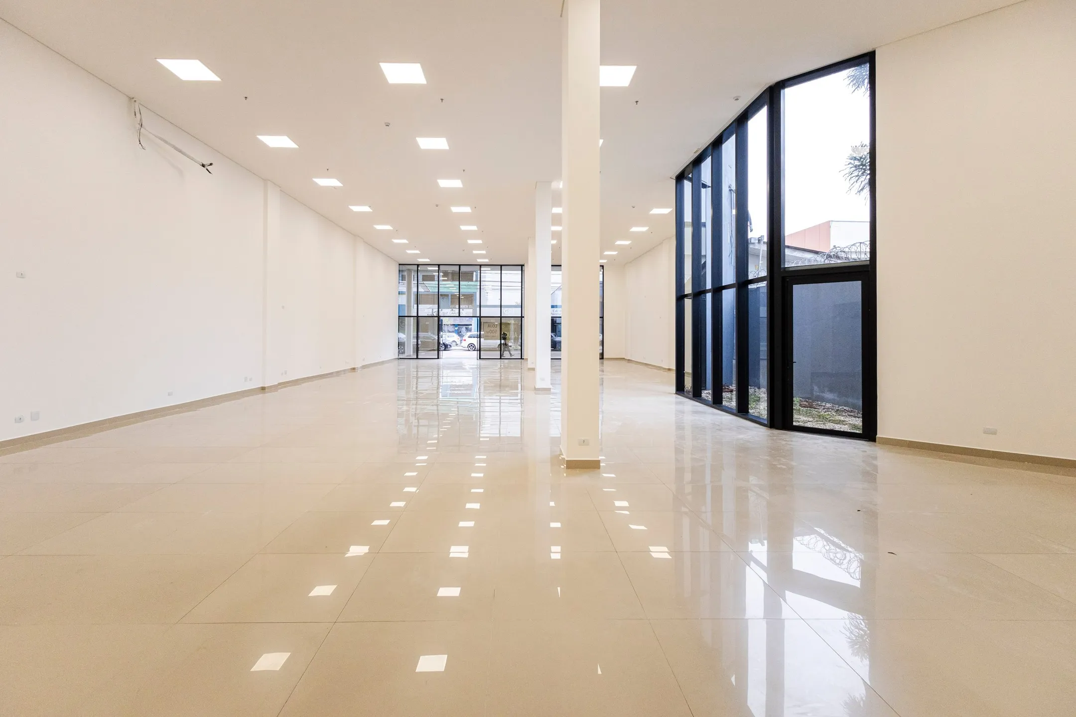 SALA COMERCIAL