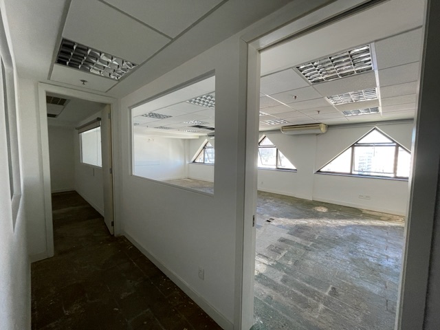 Foto do Sala - Sala para locação Leblon Empresarial, RJ por R$ 30.000,00 | Henrique Martins