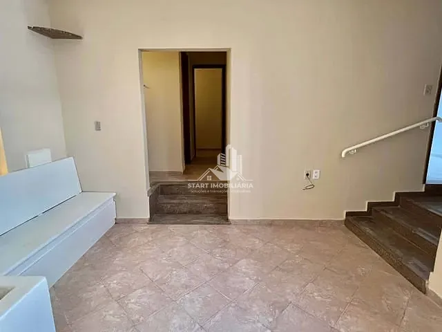 Sala à venda ou para alugar, no bairro Centro em Pederneiras