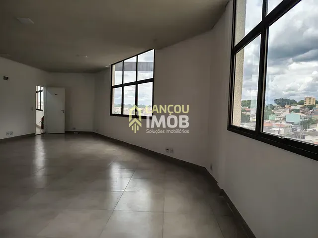 Sala à venda ou para alugar, no bairro Cidade Luiza em Jundiaí