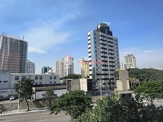 Sala à venda, no bairro Vila Mariana em São Paulo