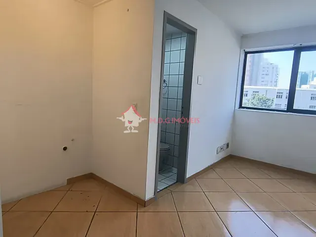 Sala à venda, no bairro Vila Mariana em São Paulo