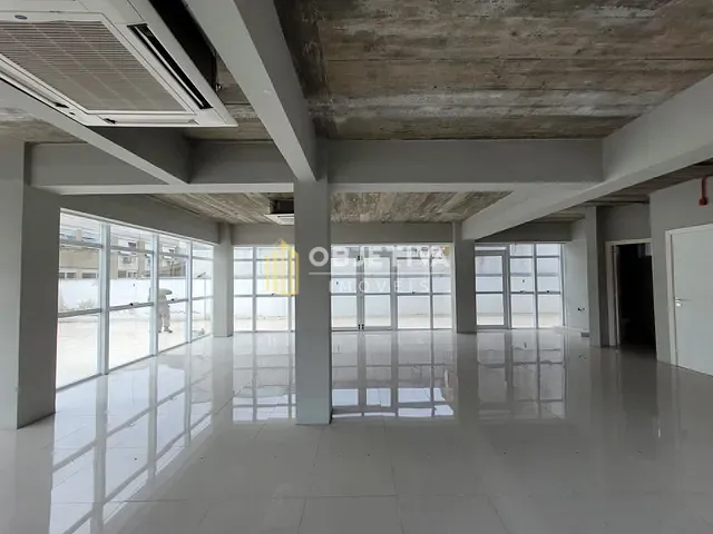 Sala com 116m², para alugar, no bairro Petrópolis em Porto Alegre