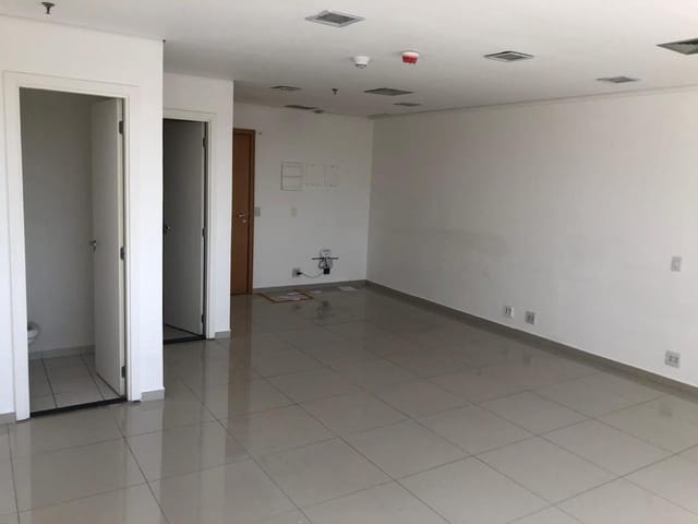 Sala com 42m², à venda, no bairro Tamboré em Barueri