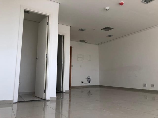 Sala com 42m², à venda, no bairro Tamboré em Barueri