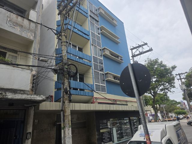 Sala com 30m², para alugar, no bairro Centro em Cabo Frio