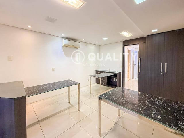 Sala para alugar, no bairro Pici em Fortaleza