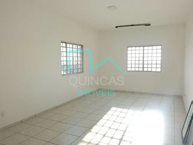 Sala com 35m², para alugar, no bairro Parque Eloy Chaves em Jundiaí