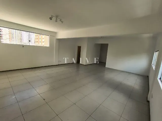 Sala com 120m², para alugar, no bairro Centro em Londrina