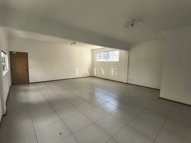 Sala com 120m², para alugar, no bairro Centro em Londrina