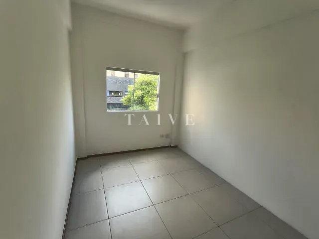 Sala com 120m², para alugar, no bairro Centro em Londrina