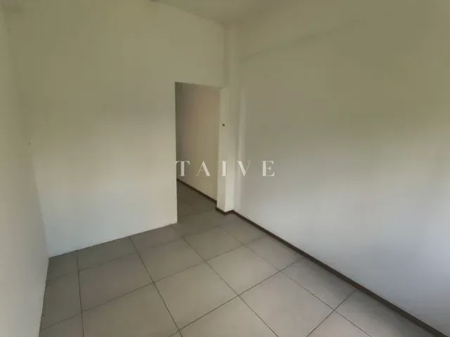 Sala com 120m², para alugar, no bairro Centro em Londrina