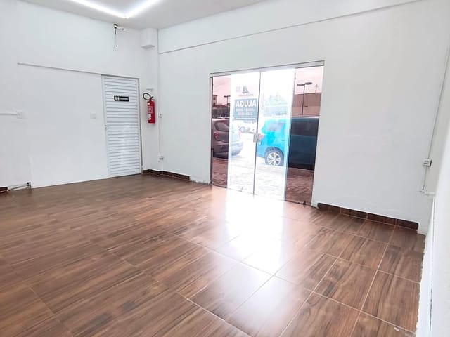 Sala para alugar, no bairro Luzia em Aracaju