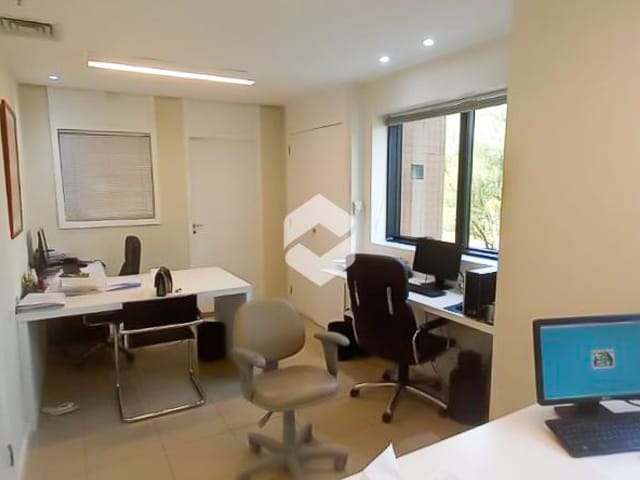 Sala à venda, no bairro Barra da Tijuca em Rio de Janeiro