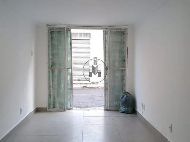 Sala com 28m², para alugar, no bairro Centro em Taubaté