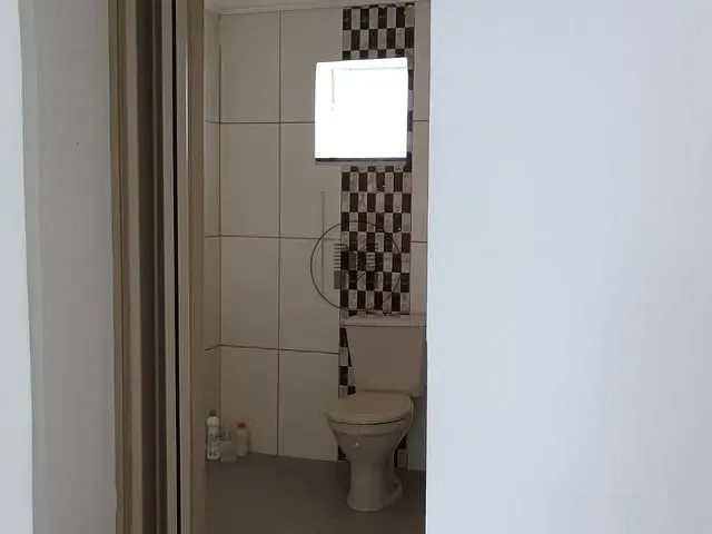 Sala com 28m², para alugar, no bairro Centro em Taubaté