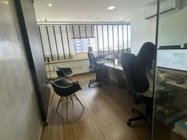 Sala com 90m², à venda, no bairro Gleba Palhano em Londrina