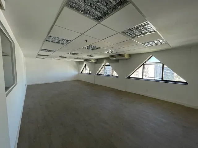 Sala com 60m², para alugar, no bairro Leblon em Rio de Janeiro