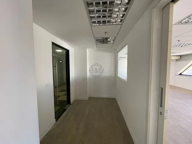 Sala com 60m², para alugar, no bairro Leblon em Rio de Janeiro