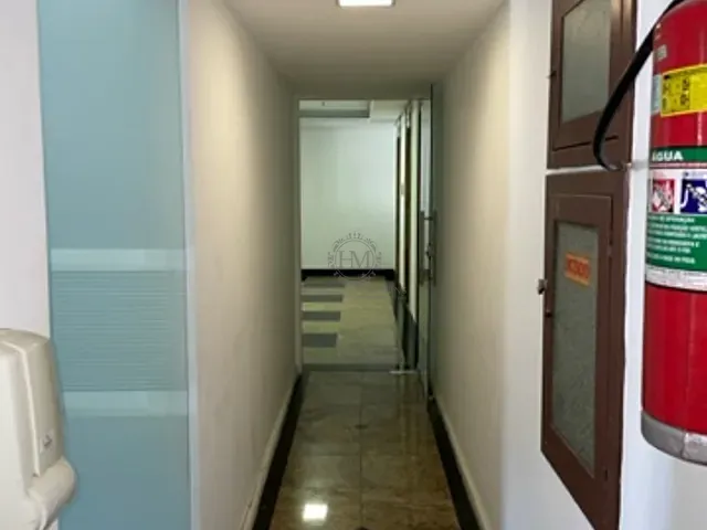 Sala com 60m², para alugar, no bairro Leblon em Rio de Janeiro