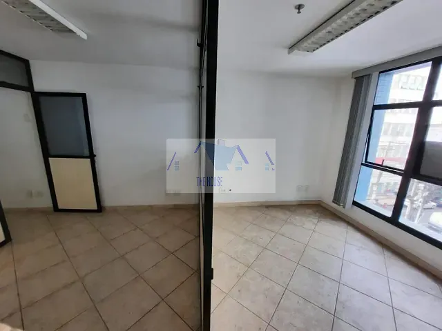 Sala para alugar, no bairro Centro em Niterói