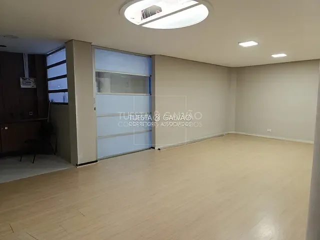 Conjunto comercial com 140m², para alugar, no bairro Centro em Curitiba