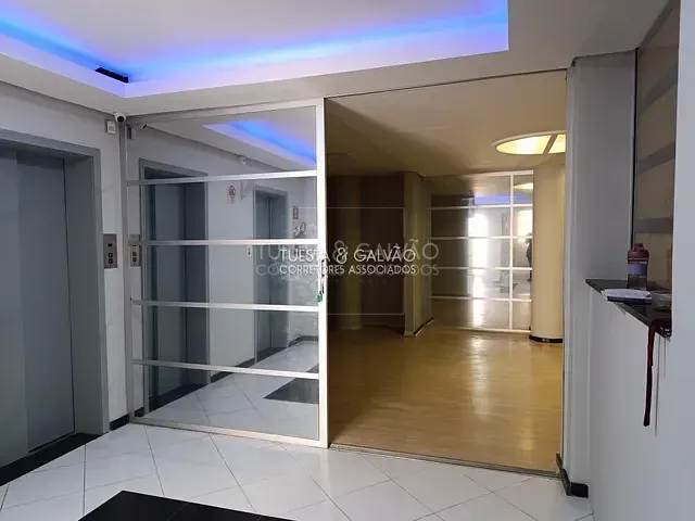 Conjunto comercial com 140m², para alugar, no bairro Centro em Curitiba
