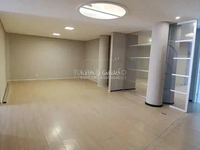 Conjunto comercial com 140m², para alugar, no bairro Centro em Curitiba