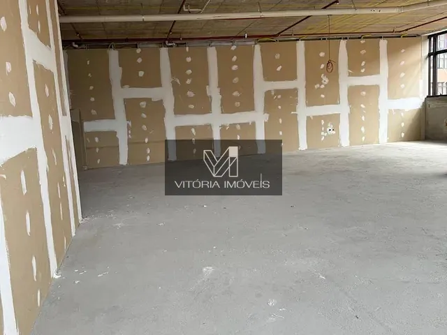 Sala com 151m², para alugar, no bairro Gurigica em Vitória
