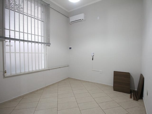 Sala com 10m², para alugar, no bairro Centro em São João da Boa Vista