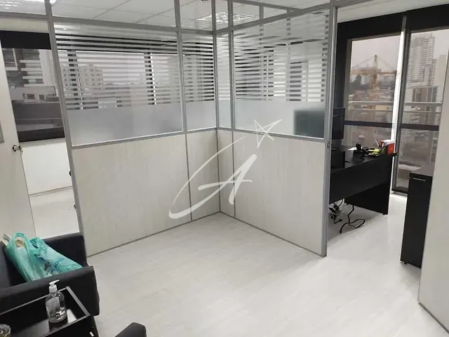 Sala com 35m², à venda, no bairro Vila Regente Feijó em São Paulo