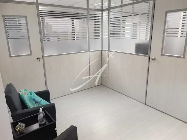 Sala com 35m², à venda, no bairro Vila Regente Feijó em São Paulo