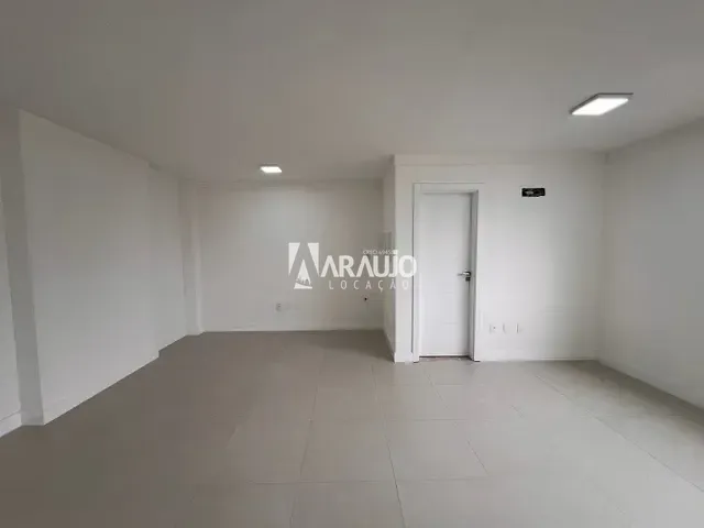 Sala para alugar, no bairro Centro em Itajaí