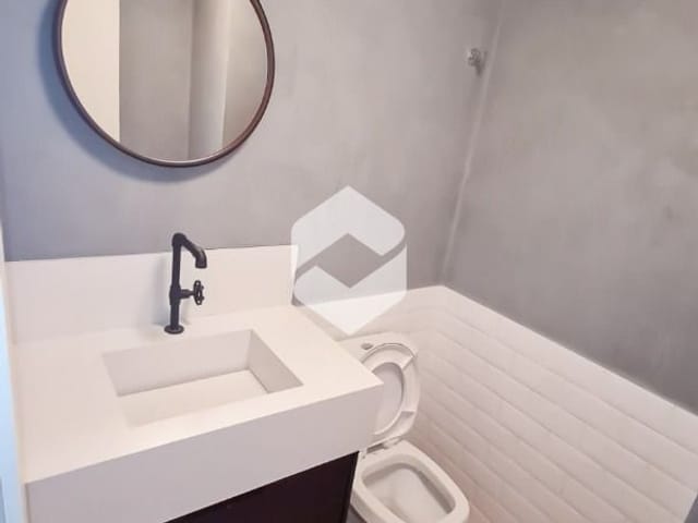 Sala à venda ou para alugar, no bairro Barra da Tijuca em Rio de Janeiro