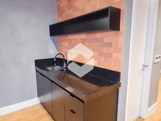 Sala à venda ou para alugar, no bairro Barra da Tijuca em Rio de Janeiro