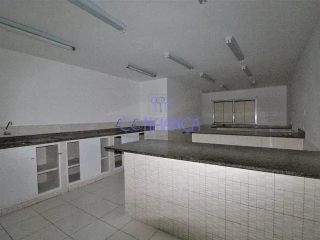 Sala com 250m², para alugar, no bairro Campo Grande em Rio de Janeiro
