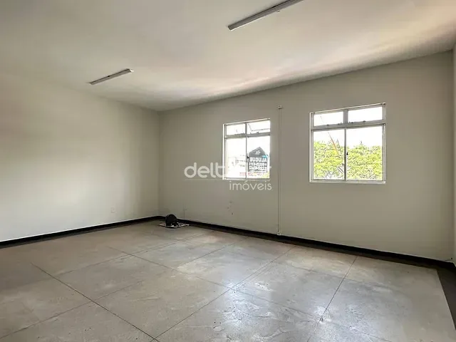 Sala com 34m², para alugar, no bairro São Benedito em Santa Luzia