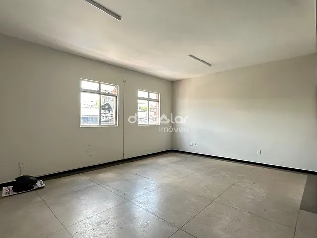 Sala com 34m², para alugar, no bairro São Benedito em Santa Luzia