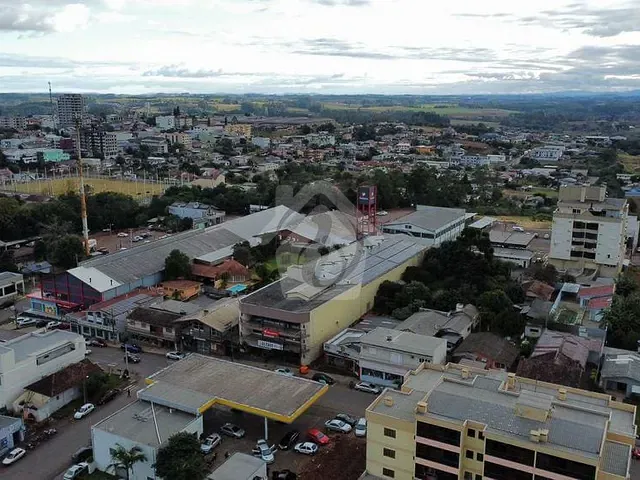 Sala com 200m² 1 quarto e 2 banheiros, à venda, no bairro Canabarro em Teutônia