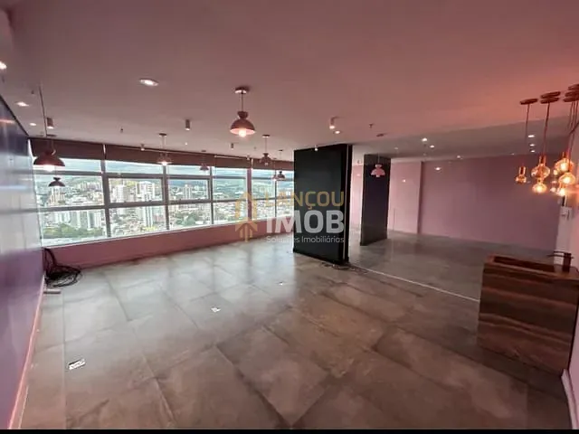 Sala à venda ou para alugar, no bairro Chácara Urbana em Jundiaí