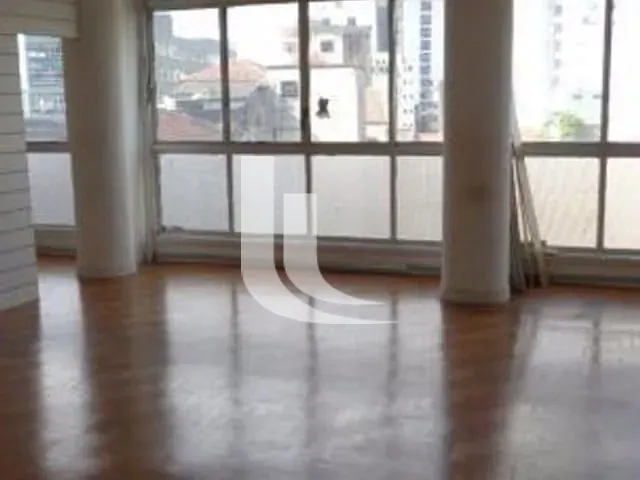 Sala à venda ou para alugar, no bairro Centro Histórico de São Paulo em São Paulo