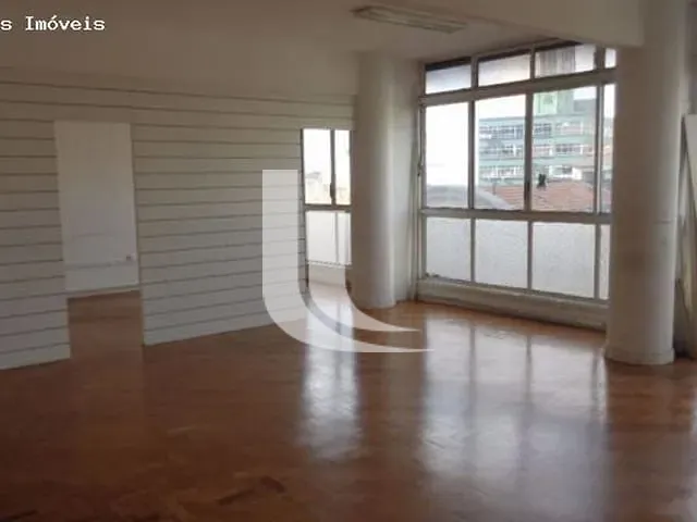 Sala à venda ou para alugar, no bairro Centro Histórico de São Paulo em São Paulo
