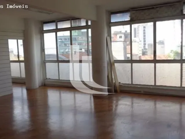 Sala à venda ou para alugar, no bairro Centro Histórico de São Paulo em São Paulo