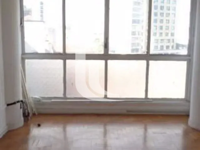 Sala à venda ou para alugar, no bairro Centro Histórico de São Paulo em São Paulo