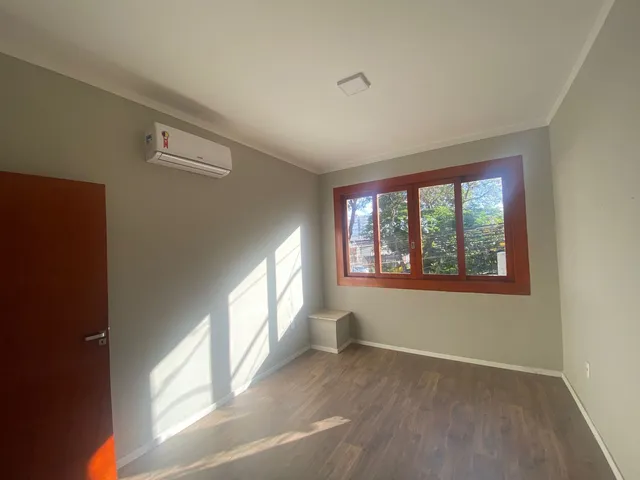 Foto do Sala - Sala Comercial disponível no Centro de Itajubá - MG, na Praça do Carneiro Júnior | MOHALLEM e LOPES CORRETAGEM E ADMINISTRACAO DE IMOVEIS LTDA