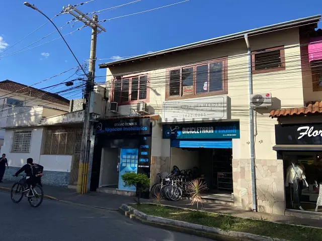 Sala à venda ou para alugar, no bairro Centro em Itajubá