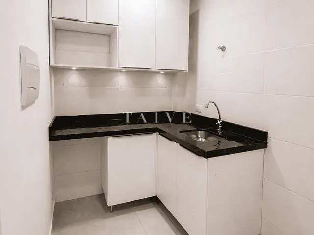 Sala para alugar, no bairro Centro em Londrina