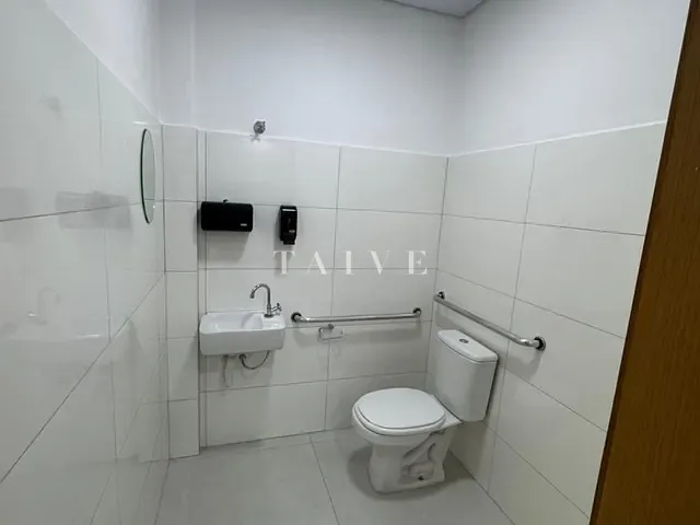 Sala para alugar, no bairro Centro em Londrina
