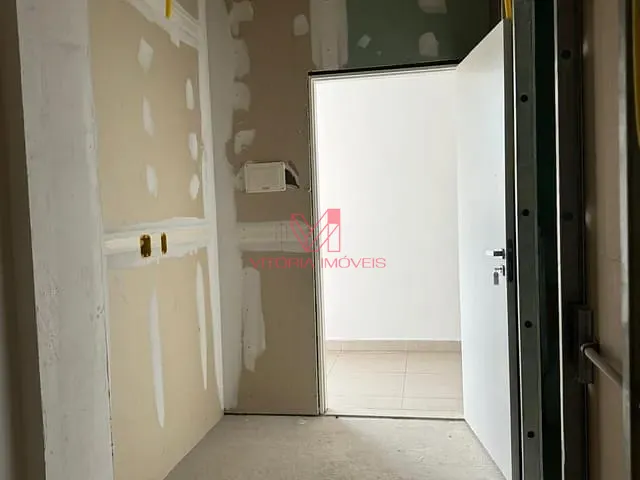 Sala com 108m², para alugar, no bairro Gurigica em Vitória