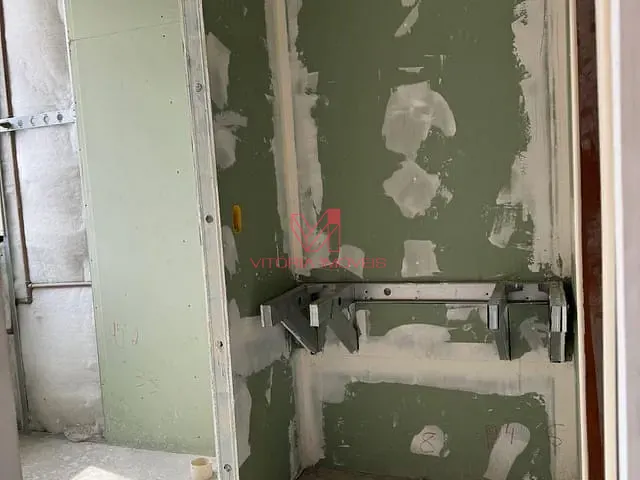 Sala com 108m², para alugar, no bairro Gurigica em Vitória
